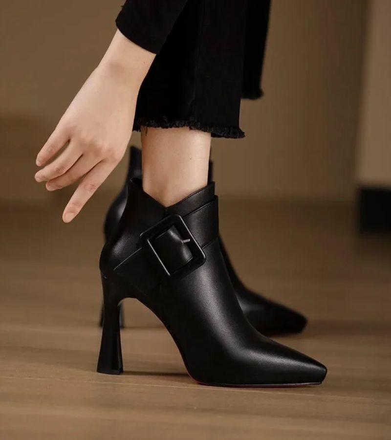 Black / 12