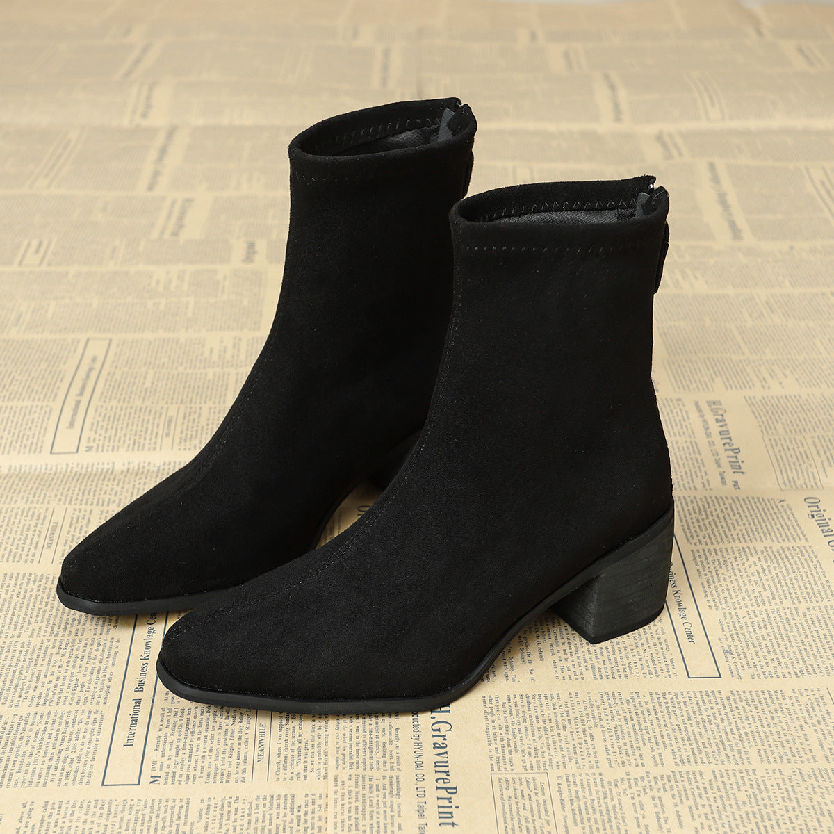 Black / 12