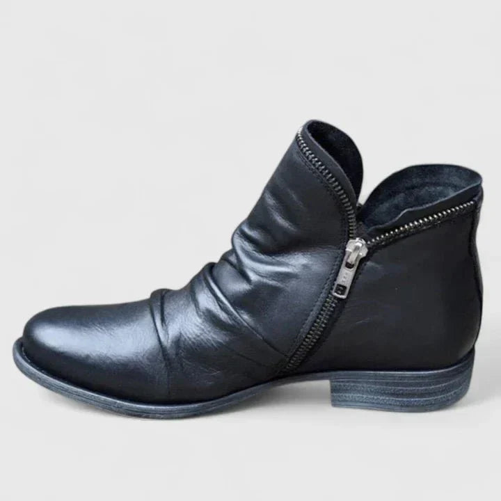 Black / 11
