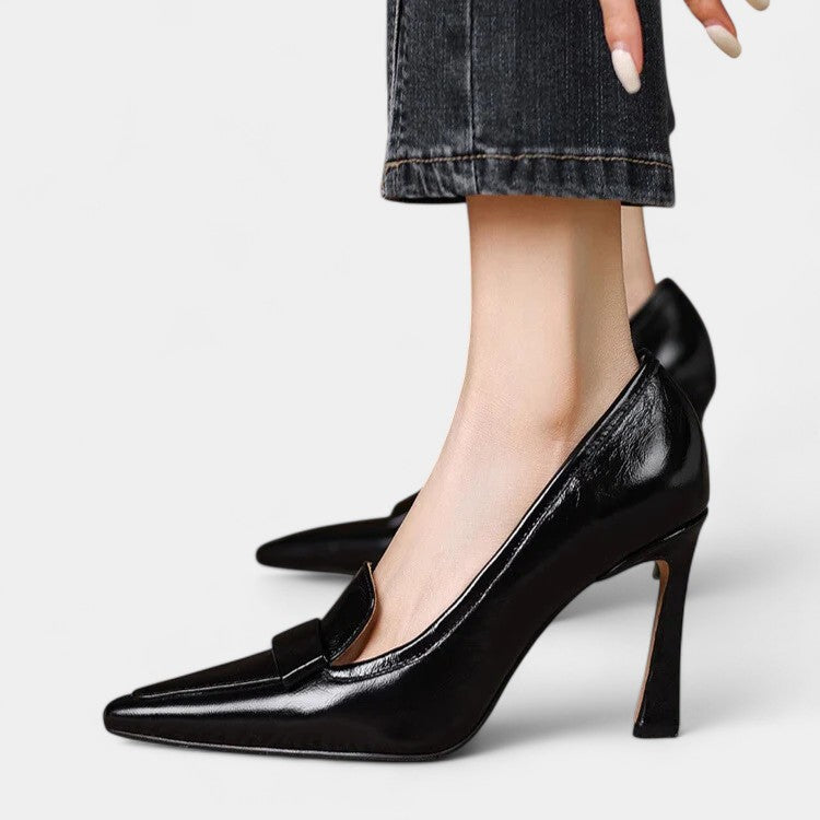 Black / 10